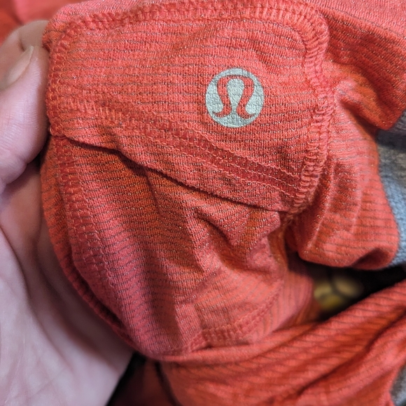 Lululemon Revitalize Tech t-shirt, size 6, orange color - Picture 4 of 5